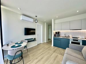 Next View Apartment