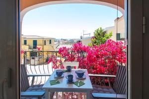 Modern Seaview Townhouse - Workcation friendly img34