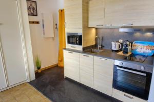 Studio with balcony 50 m from the beach