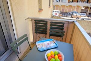 Studio with balcony 50 m from the beach