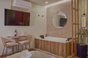 Hotel One Lleras