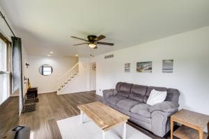 1 Mi to Freer Field Ashland Home with Yard!