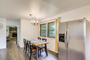 1 Mi to Freer Field Ashland Home with Yard!