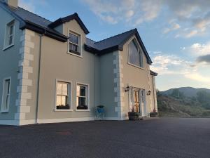 Hillside Haven F94EW71