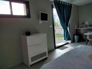 Maisons de vacances Charmant Studio climatise proche Riviere ,Voie verte, Marche : Maison 1 Chambre