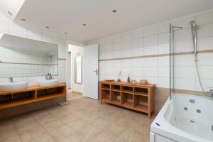 Villa Mare di Levante with Private Pool