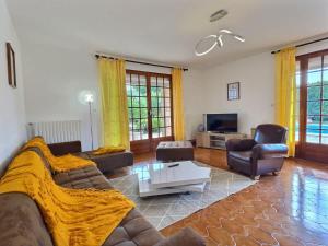 Maisons de vacances Splendide maison pour 10 personnes avec piscine privee et grands espaces ! : photos des chambres