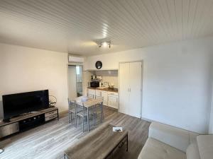 Valras-Loc - Appartement avec terrasse et parking,