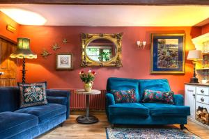 Historic, Hidden, Cosy, Log Burner, 10mins walk to Holmfirth