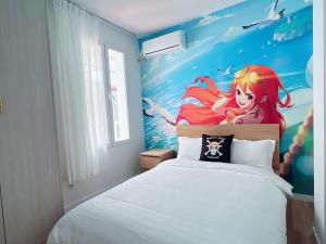 Una habitación cómoda y luminosa