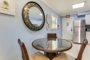 Walk to Beaches and Gulf Indian Rocks Beach Duplex!