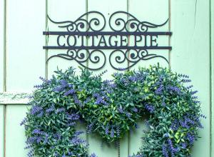 Historic, Hidden, Cosy, Log Burner, 10mins walk to Holmfirth