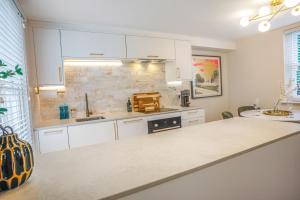 Very best location - Luxury boutique 1 bed flat by river and City Centre