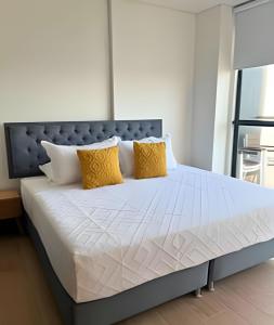 Stuning view to Walled city & Beach, King size bed