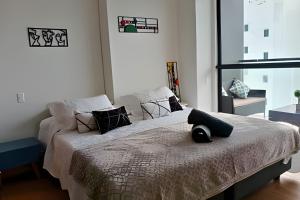 Brand New, 3blocks from Walled C, Stunning Views