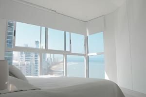 Lujoso Apto Piso 26 con Vista al Caribe