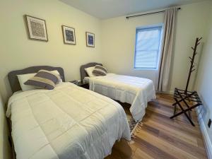 Cozy Modern 2BR, 3min Walk to Beach and Train, Near Boston