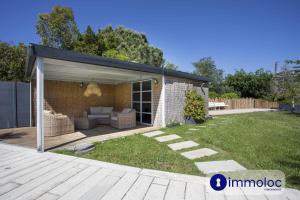 Air-conditioned villa with pool and garden