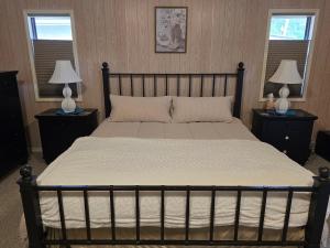 Classic Charm Close to Lake 2 - 3hvězdičkové hotely ve městě Canyon Lake