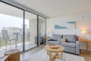 Ocean View! Steps to Beach, Pool, Sauna and Hot Tub!