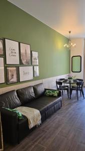 Arena Legacy Modern Suits