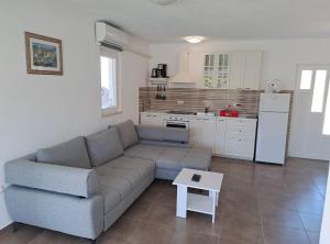 Nane Garden house with heated pool