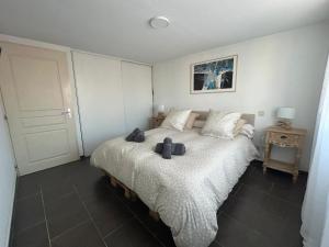 Nouveau - LEnsoleillé Terrasse & Atypique - 10 Min Plages - Serenité & Confort - IDEAL FAMILLE Parking et Wifi Gratuit - OFFRE SPECIALE