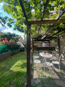 Nuova Casa vacanze nonna Prassede con giardino e posto auto