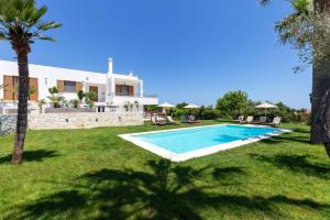 Villa Kostas Maria by Villa Plus