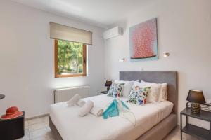 Villa Kostas Maria by Villa Plus