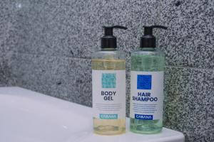 Piscina y garaje cerca del centro by CABANA Rentals