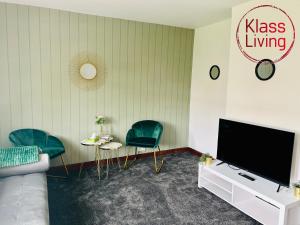 Elmbank Avenue House by Klass Living Uddingston