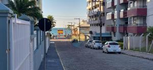 Apartamento Zona Central da Praia com 03 Dormitórios