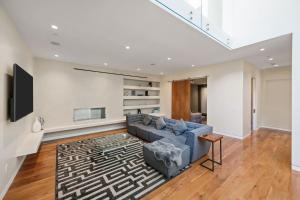 New Listing Mountainside Villa by Colby & Conrad