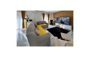 Stunning Apartment In Trogir With Wifi 