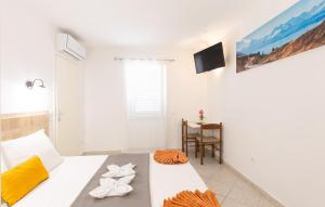 Stunning Apartment In Baska Voda