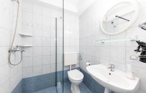 Gorgeous Apartment In Baska Voda