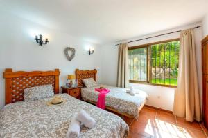 Villa Paraiso Dos by Villa Plus