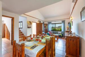 Villa Paraiso Dos by Villa Plus