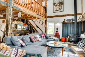 True North Farm House - Historic Family Home