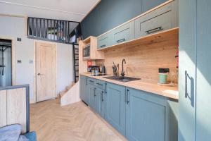 Celestial Skylight - Billing Aquadrome