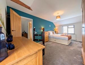 The Old Barn near St Ives - Rustic Charm & Space