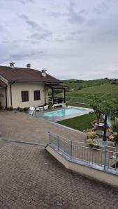 Villa Edy Barbaresco con piscina per gruppi e famiglie