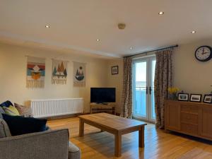 Peninsula Apt Sea view