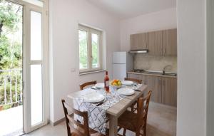 Lovely Apartment In Ricadi