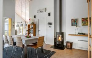 Cozy Home In Nysted With House Sea View