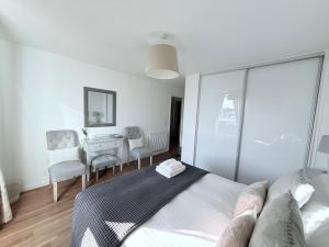 Central Haven in New Town-2 bedrooms, 2 bathrooms