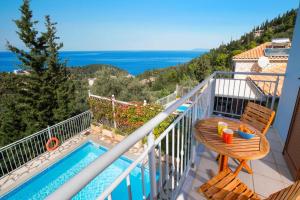 Villa Anna Nikitas by Villa Plus