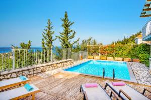 Villa Anna Nikitas by Villa Plus