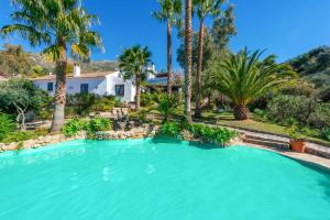 Villa Casa Malvarosa by Villa Plus